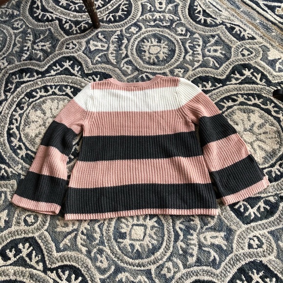 Sweater - Picture 2 of 4